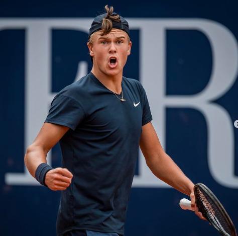 鲁尼：谢什科的控球能力还是比霍伊伦强的，未来会越来越好